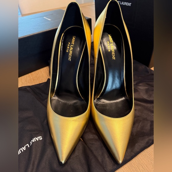 YSL Gold Opyum pumps. Size 41. Like new with box and receipt. Very light use. - Picture 3 of 6